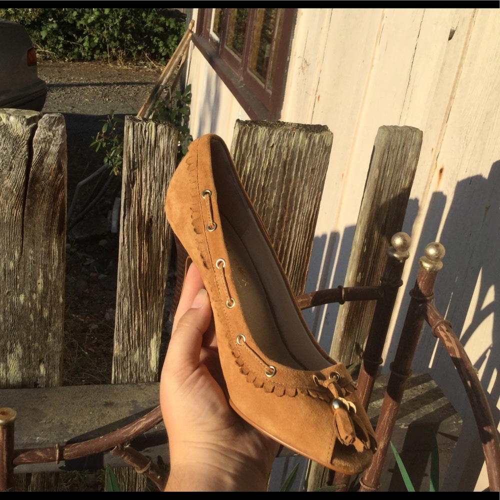 NWOT Shoebox New York Fringe Tassel Suede Heels - Picture 8 of 14